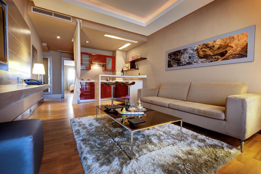 Gray Boutique Hotel Casablanca Eksteriør billede A living room in a serviced apartment in Bangkok, Thailand