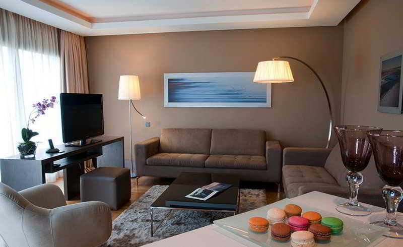 Gray Boutique Hotel Casablanca Eksteriør billede A living room in a hotel suite